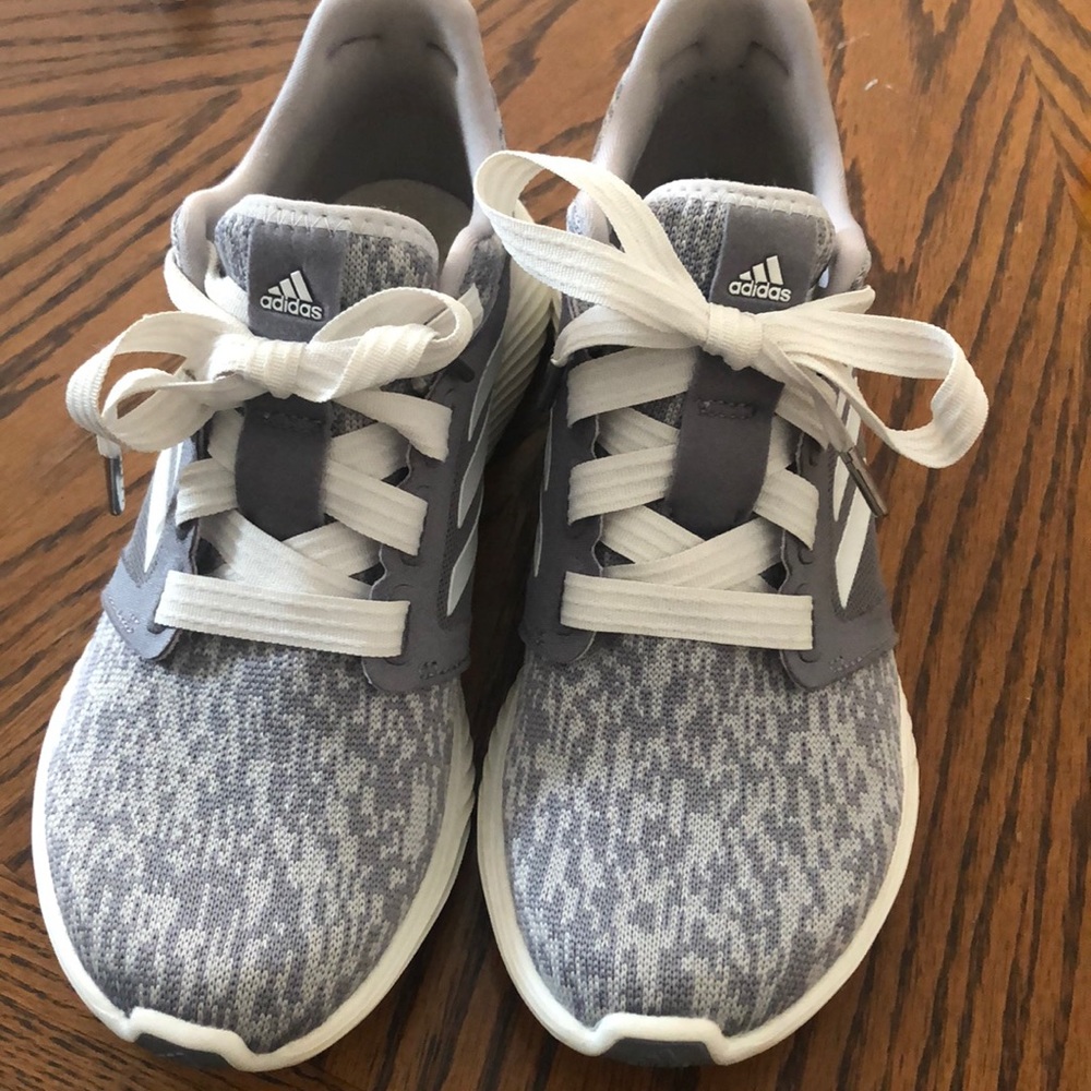 Size 7 woman’s adidas edge Lux